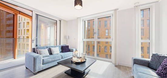 Flat to rent in Enderby Wharf, Gordian Apartments, Greenwich SE10