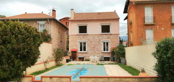 MAISON 4 FACES PISCINE VUE CANIGOU