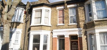 Flat to rent in Old Southend Road, Southend-On-Sea SS1