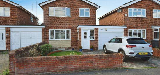 3 bedroom link detached house for sale