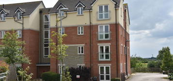 Flat to rent in Overstreet Green, Lydney GL15