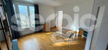 Location appartement 4 pièces 77 m²