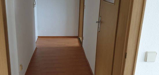 3 Raumwohnung 60 qm mit Balkon , EBK