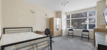 Flat to rent in Caledonian Road, London N7