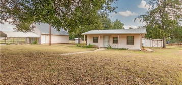 221 N Arendell, Gause, TX 77857