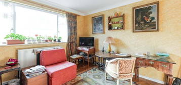 3 bedroom flat for sale