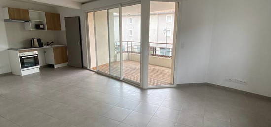 Appartement  à louer, 3 pièces, 2 chambres, 58 m²