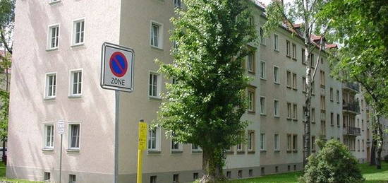 helle Dachgeschoß-Wohnung