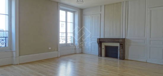 Location appartement 3 pièces 94 m²