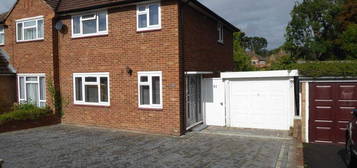 3 bedroom semi-detached house to rent