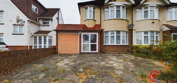 3 bed semi-detached house for sale