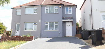 3 bedroom semi-detached house to rent