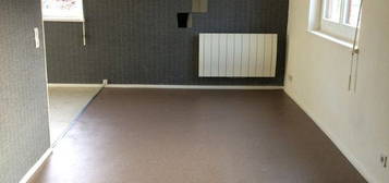 F1 34 m², proche Ecole nationale d’Architecture, lave-linge, parking