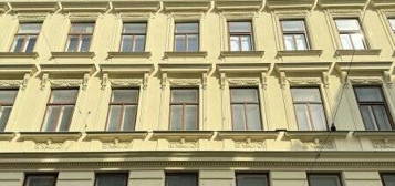 Sanierungsbedürftige 2-Zimmer-Wohnung mit Balkon in 1080 Wien zu kaufen!
