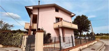 Appartamento in vendita in via Roncaglia, 265