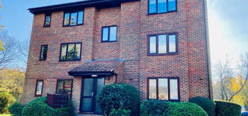 Flat to rent in Swann Way, Broadbridge Heath, Horsham RH12