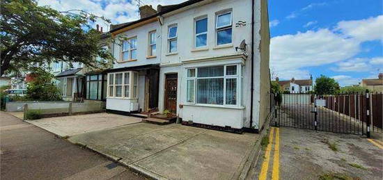 2 bedroom end of terrace house