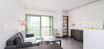 Apartamento de alquiler en Sant Pere Mitjà, Sant Pere, Sta. Caterina i la Ribera