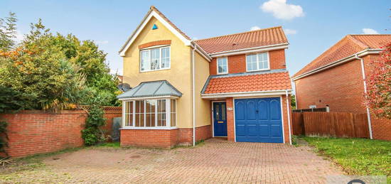 4 bed detached house for sale