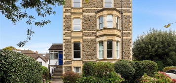 3 bed flat for sale