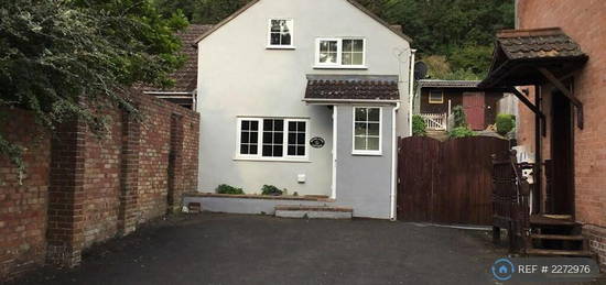 2 bedroom semi-detached house