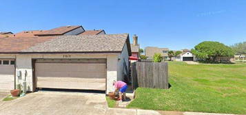 7519 Beaudelaire Cir, Galveston, TX 77551