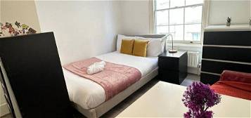 Room to rent in En-Suite - Craven Street, Charing Cross WC2N