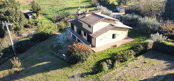 Villa in vendita in via Acquasanta, 100 a