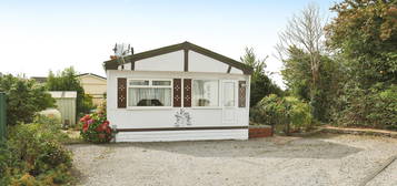 2 bed detached bungalow for sale