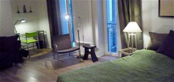 Möbliert 1 Zimmer Luxus Wohnung mit Balkon nähe Viktoria park