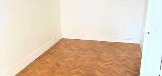 Studio  à vendre, 1 pièce, 25 m², Étage 5/–