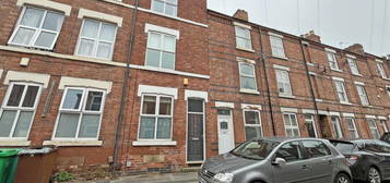 4 bedroom terraced house