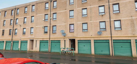 Flat to rent in Milnpark Gardens, Glasgow G41