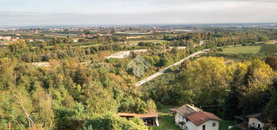 CASA INDIPENDENTE A REVELLO