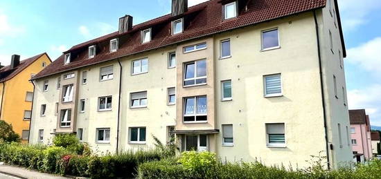 Sehr gepflegte 2-Zimmer Wohnung mit saniertem Bad in zentraler Lage von Lichtenfels