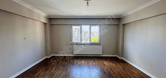 REMAX CENTRAL' Önü açık ferah aydınlık geniş merkezde 2+1 daire