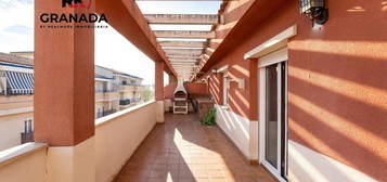 Ático en venta en Fray Bartolomé de las Casas, 1, Residencial Triana - Barrio Alto