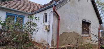 Eladó ingatlan, Dombóvár