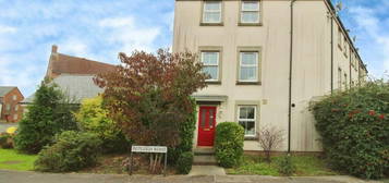 3 bedroom terraced house for sale