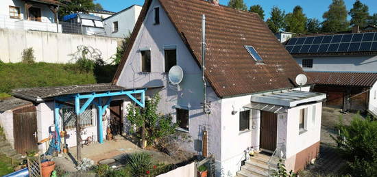 Idyllisches Einfamilienhaus im Grünen zum Sanieren