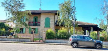 Villa all'asta in via A. Martini, 22