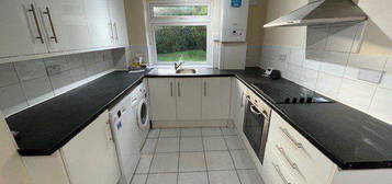 2 bed flat to rent