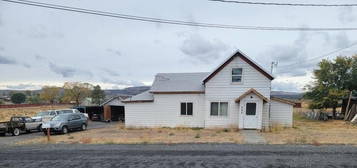 464 N Harney Ave, Burns, OR 97720