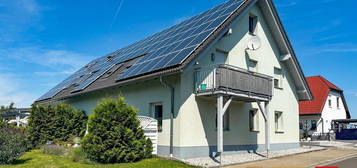 Voll vermietet! Moderne Ausstattung, PV-Anlage, Garagen und PKW-Stellplätze | 5,1 % SOLL-Rendite