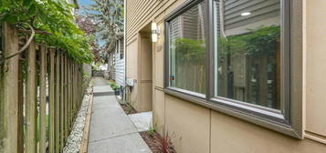 1119 N 85th St Unit A, Seattle, WA 98103