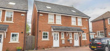 3 bedroom semi-detached house