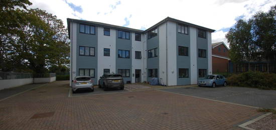 Flat to rent in Half Moon Court, Paignton TQ3