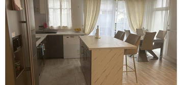 Appartement  à louer, 4 pièces, 3 chambres, 84 m²