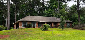 4438 Walden Dr, Pineville, LA 71360