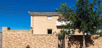 Casa o chalet en venta en De Los Cerezos, Gójar